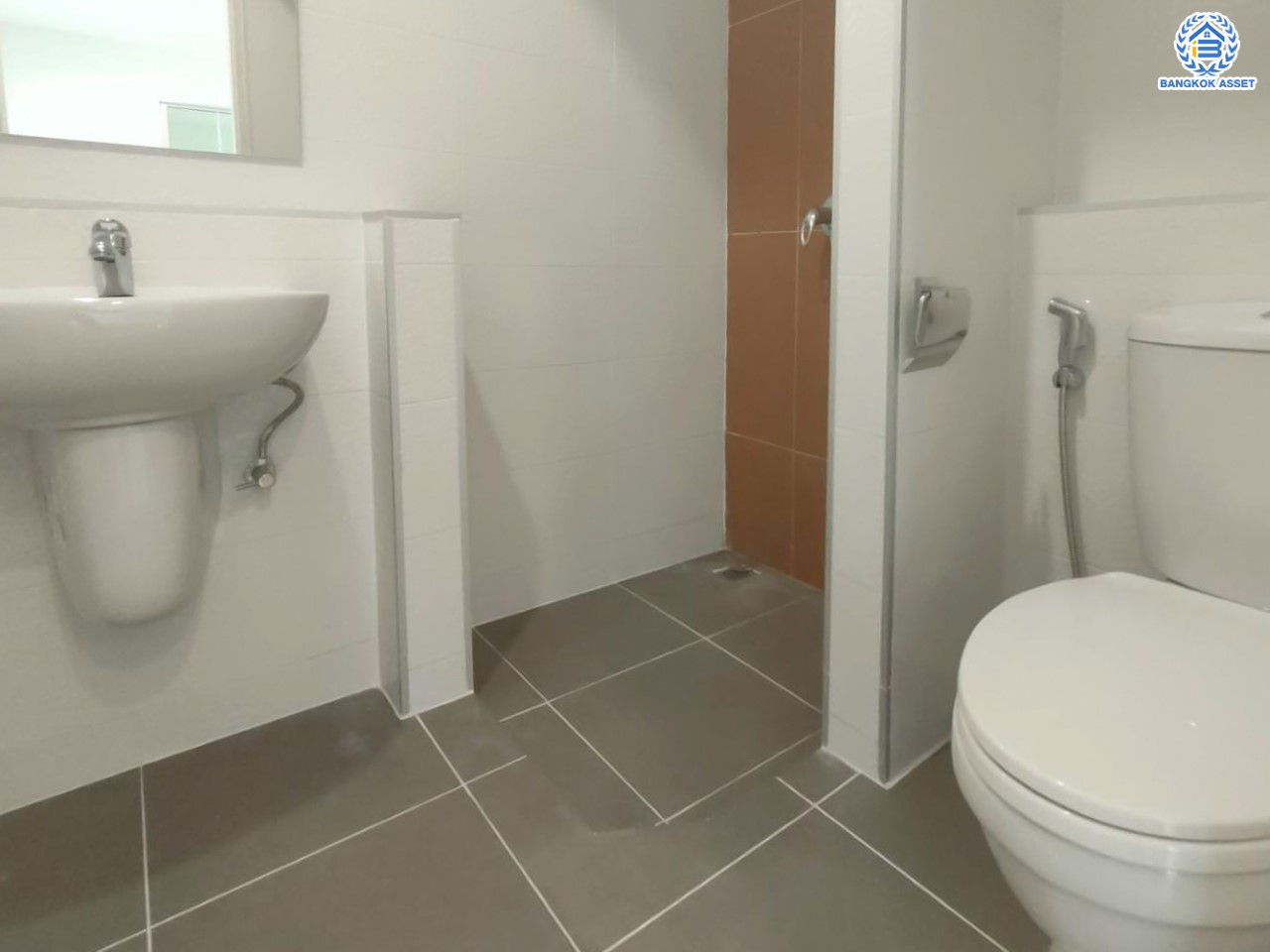 บ้านมือสองตกแต่งใหม่ แบรนด์ Property Perfect ม.เดอะวิลล่า ราชพฤกษ์-ท่าอิฐ หลังมุม เนื้อที่ 25.4 ตร.ว. ฟังก์ชัน 4 ห้องนอน 2 ห้องน้ำ 1 ที่จอดรถ บนทำเลเชื่อมต่อทั้งถ.รัตนาธิเบศร์ และถ.ราชพฤกษ์ และเพียง 10 นาทีถึงรถไฟฟ้า "สถานีบางรักน้อยท่าอิฐ"